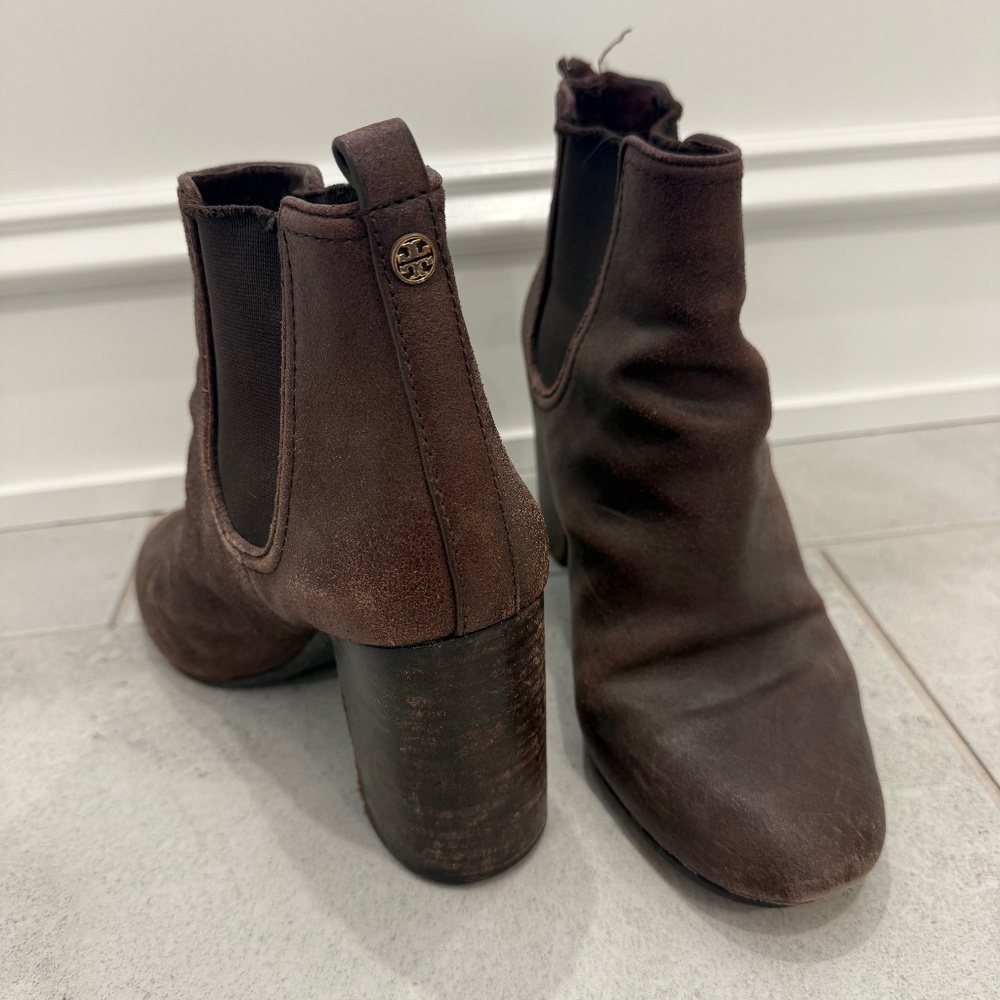 Tory Burch Margaux 90mm Ankle Boots Distressed Suede Java Brown